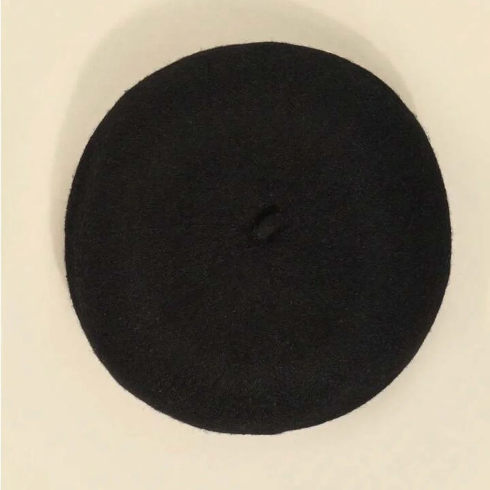 Unisex Classic Black Wool Beret NWT